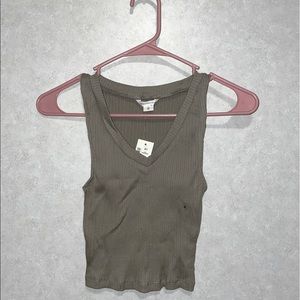green/gray vest crop top